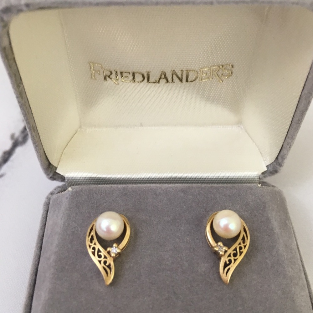 NOT FOR SALE VTG 90s 14K Gold Pearl & Diamond Earrings. - Picture 4 of 6